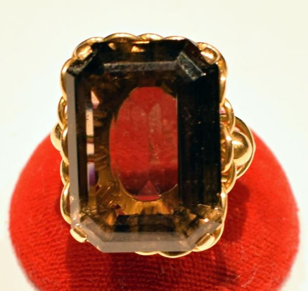 ANELLO IN ORO GIALLO E QUARZO