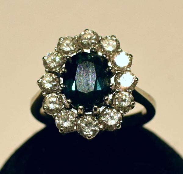 ANELLO IN ORO BIANCO, DIAMANTI E ZAFFIRO