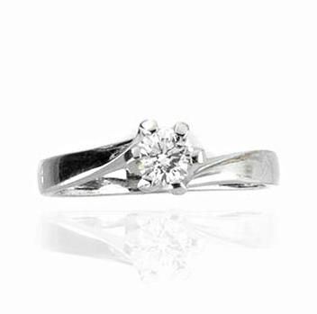 SOLITARIO IN ORO BIANCO E DIAMANTE  - Asta ANTIQUARIATO, COLLEZIONISMO E GIOIELLI - Poggio Bracciolini Casa d'Aste