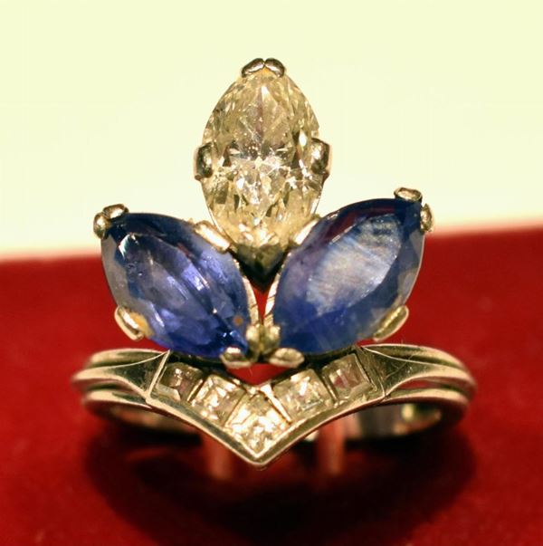 ANELLO IN ORO BIANCO, DIAMANTIO E ZAFFIRO                                 