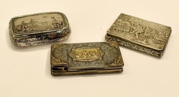TRE TABACCHIERE, EUROPA DEL NORD EST, FINE SECOLO XIX,&nbsp;&nbsp;&nbsp;&nbsp;&nbsp;&nbsp;&nbsp;&nbsp;&nbsp;&nbsp;&nbsp;&nbsp;&nbsp;&nbsp;&nbsp;&nbsp;&nbsp;&nbsp;&nbsp;&nbsp;