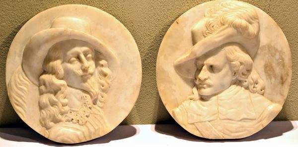 Coppia di bassorilievi, sec. XIX, in marmo,  - Asta ANTIQUARIATO, COLLEZIONISMO E GIOIELLI - Poggio Bracciolini Casa d'Aste