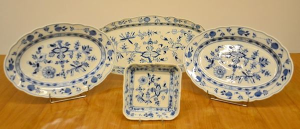 Quattro vassoi, sec. XX, in ceramica Meissen