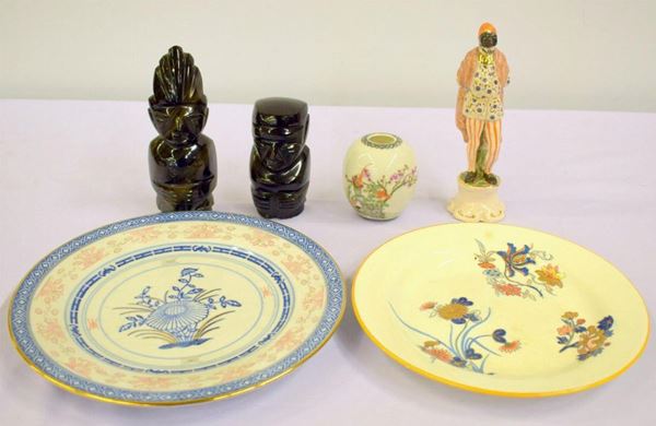 Lotto di tre sculture, due patti e vasetto, sec.XX  - Asta ANTIQUARIATO, COLLEZIONISMO E GIOIELLI - Poggio Bracciolini Casa d'Aste