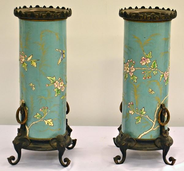Coppia di vasi portafiori, arte orientale, inizi sec. XX,