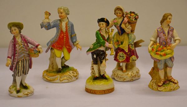 Cinque gruppi, sec. XX, in porcellana,  - Asta ANTIQUARIATO, COLLEZIONISMO E GIOIELLI - Poggio Bracciolini Casa d'Aste