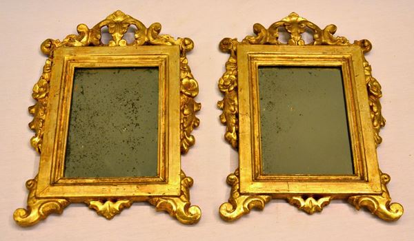 Due cartaglorie, sec. XIX, in legno laccato