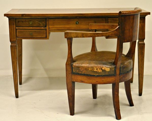 Scrivania, sec. XIX, in noce e ciliegio,  - Asta ANTIQUARIATO, COLLEZIONISMO E GIOIELLI - Poggio Bracciolini Casa d'Aste