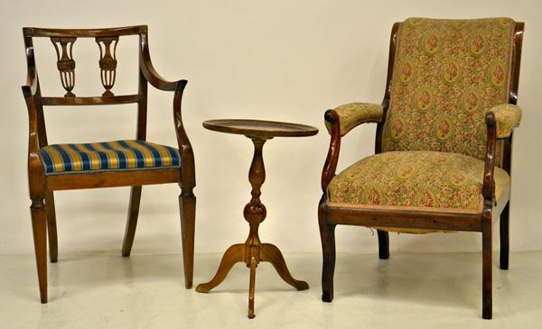 Poltrona, sec. XIX, in noce, imbottita  - Asta ANTIQUARIATO, COLLEZIONISMO E GIOIELLI - Poggio Bracciolini Casa d'Aste