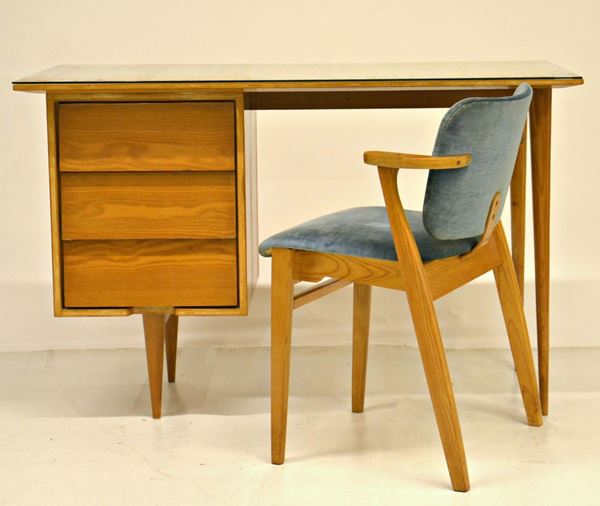Scrivania e sedia, anni 70, in rovere,  - Asta ANTIQUARIATO, COLLEZIONISMO E GIOIELLI - Poggio Bracciolini Casa d'Aste