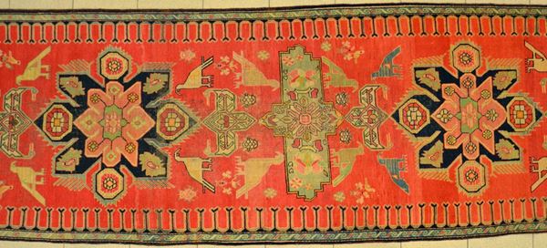 Tappeto Shirwan, inizi sec. XX, campo a motivo  - Asta ANTIQUARIATO, COLLEZIONISMO E GIOIELLI - Poggio Bracciolini Casa d'Aste