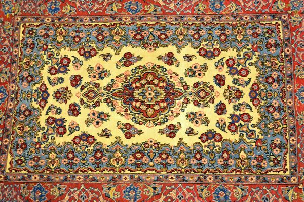 Tappeto persiano Isfahan, campo a motivo