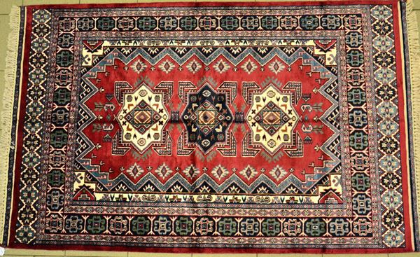 Tappeto Eslamabad, in seta, campo a motivo  - Asta ANTIQUARIATO, COLLEZIONISMO E GIOIELLI - Poggio Bracciolini Casa d'Aste