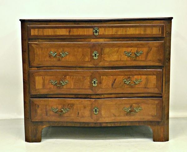 Cassettone, Toscana, sec. XVIII, in noce,  - Asta ANTIQUARIATO, COLLEZIONISMO E GIOIELLI - Poggio Bracciolini Casa d'Aste