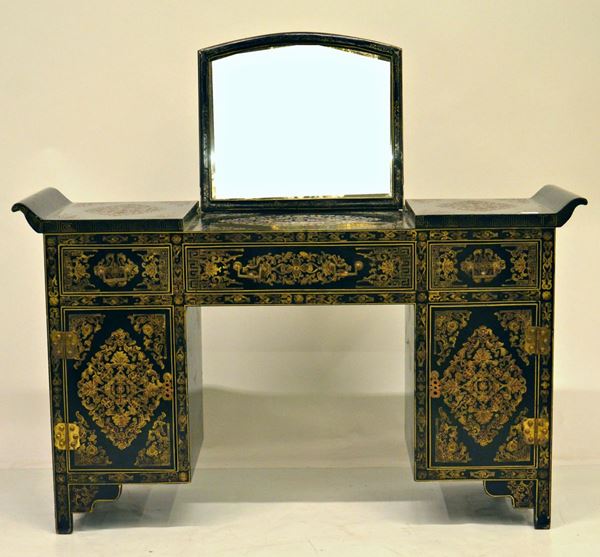 Toilette, arte orientale, sec. XX, in legno decorato,