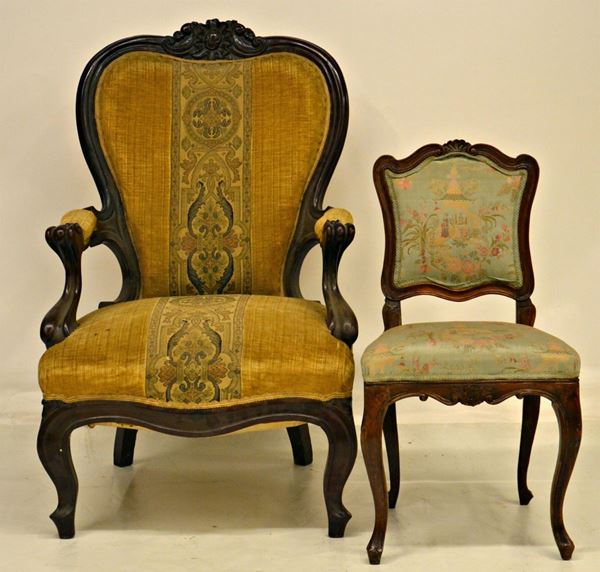 Sedia, sec. XVIII, in noce intagliato,