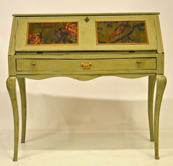 Ribalta, sec. XIX, in legno laccato e dipinto a fiori