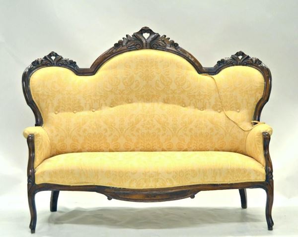 Divano, Luigi Filippo, in noce sagomato e intagliato,  - Asta ANTIQUARIATO, COLLEZIONISMO E GIOIELLI - Poggio Bracciolini Casa d'Aste