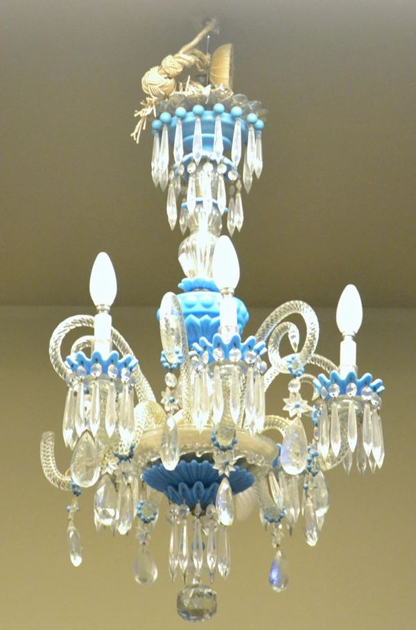 Lampadario, sec. XIX, in vetro di Murano e opalina,