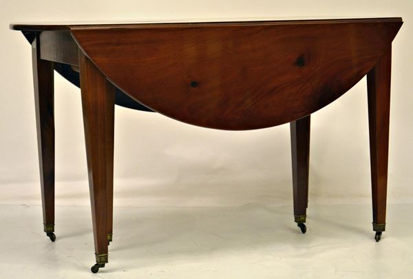 Tavolo a bandelle, inizi sec. XX, in ciliegio,  - Asta ANTIQUARIATO, COLLEZIONISMO E GIOIELLI - Poggio Bracciolini Casa d'Aste