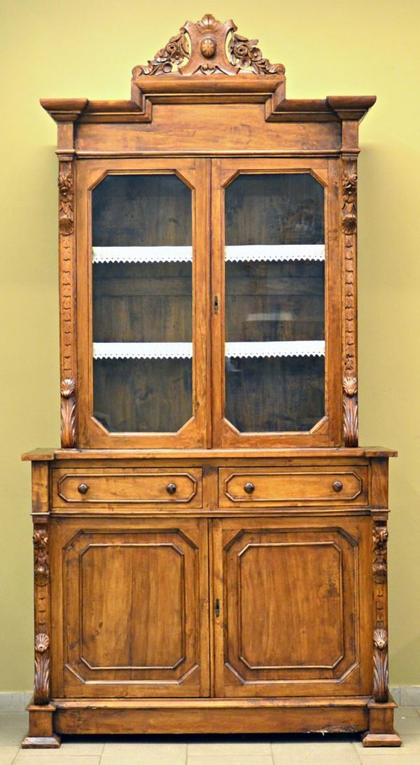 Vetrina, Toscana, sec. XIX, in abete, laterali intagliati,  - Asta ANTIQUARIATO, COLLEZIONISMO E GIOIELLI - Poggio Bracciolini Casa d'Aste