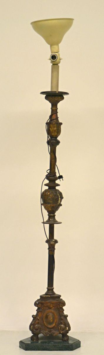 Candeliere da terra, sec. XIX, in legno