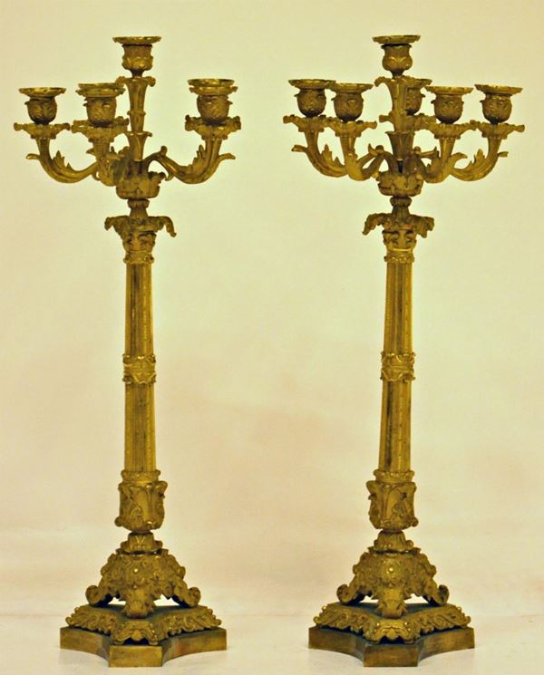 Coppia di candelieri, sec. XIX, in bronzo  - Asta ANTIQUARIATO, COLLEZIONISMO E GIOIELLI - Poggio Bracciolini Casa d'Aste