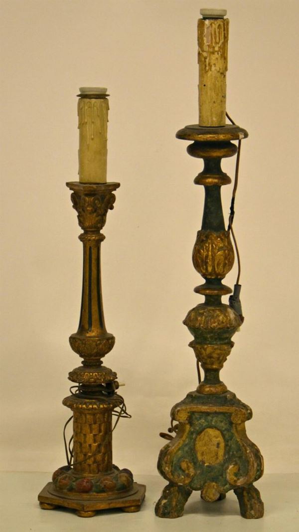 Due candelieri, sec. XVIII, in legno  - Asta ANTIQUARIATO, COLLEZIONISMO E GIOIELLI - Poggio Bracciolini Casa d'Aste