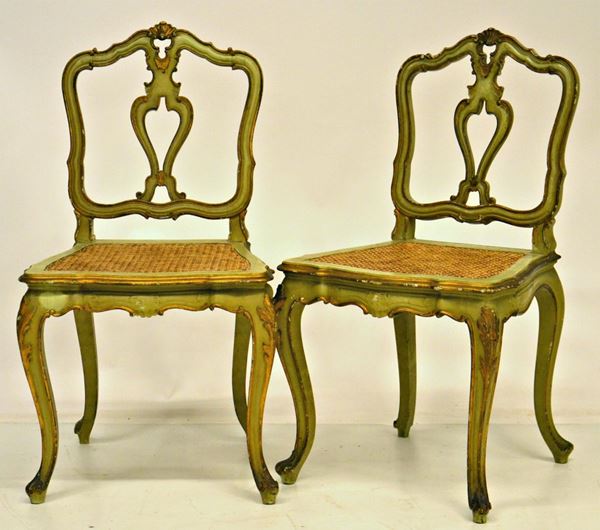 Coppia di sedie, in stile veneto del 700, in legno  - Asta ANTIQUARIATO, COLLEZIONISMO E GIOIELLI - Poggio Bracciolini Casa d'Aste