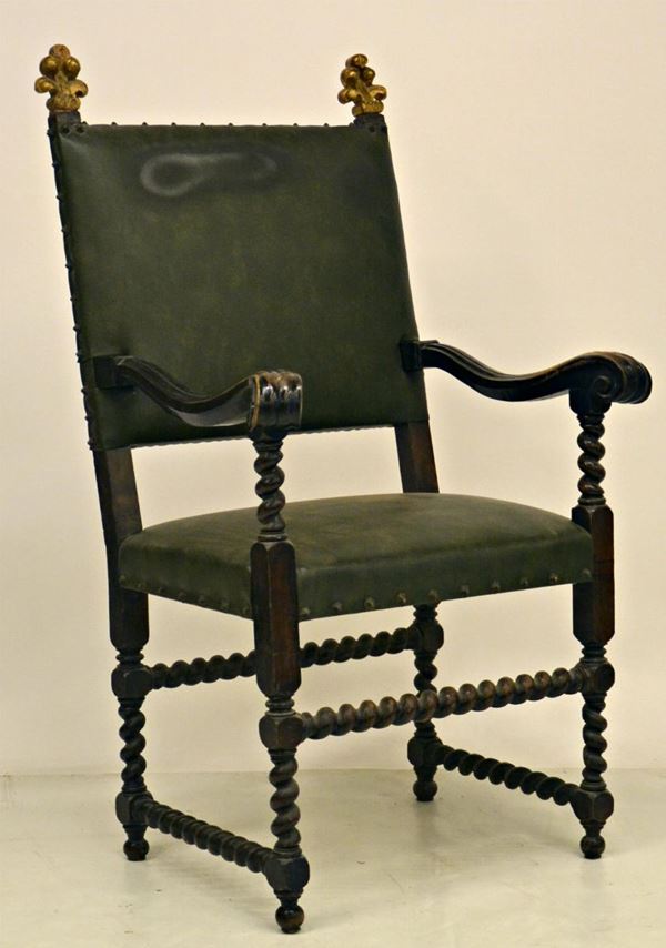 Poltrona, in stile '600, in noce, seduta e schienale  - Asta ANTIQUARIATO, COLLEZIONISMO E GIOIELLI - Poggio Bracciolini Casa d'Aste