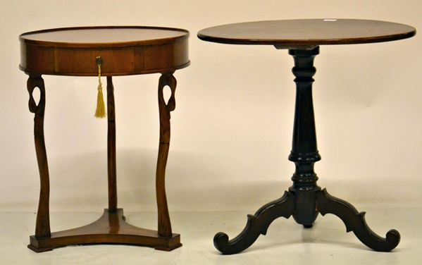 Tavolino, sec. XIX, in noce, un cassetto,  - Asta ANTIQUARIATO, COLLEZIONISMO E GIOIELLI - Poggio Bracciolini Casa d'Aste