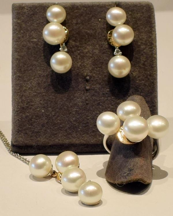 PARURE, BLISS IN ORO GIALLO, DIAMANTI E PERLE, COMPOSTA                                             