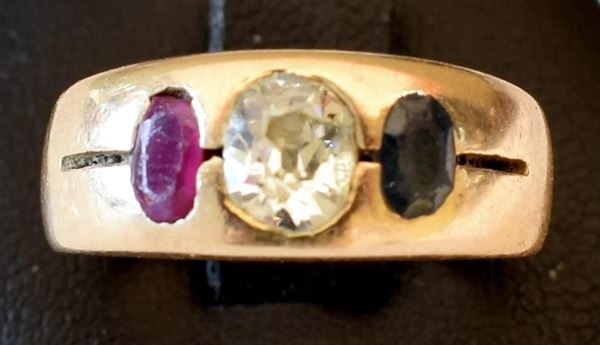 ANELLO IN ORO GIALLO , DIAMANTE , ZAFFIRO E RUBINO&nbsp;&nbsp;&nbsp;&nbsp;&nbsp;&nbsp;&nbsp;&nbsp;&nbsp;&nbsp;&nbsp;&nbsp;&nbsp;&nbsp;&nbsp;&nbsp;&nbsp;&nbsp;&nbsp;&nbsp;&nbsp;&nbsp;&nbsp;&nbsp;