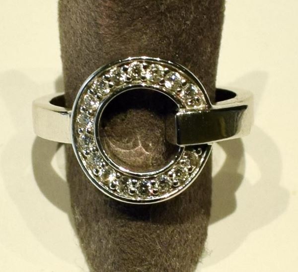 ANELLO IN ORO BIANCO E DIAMANTI                                           