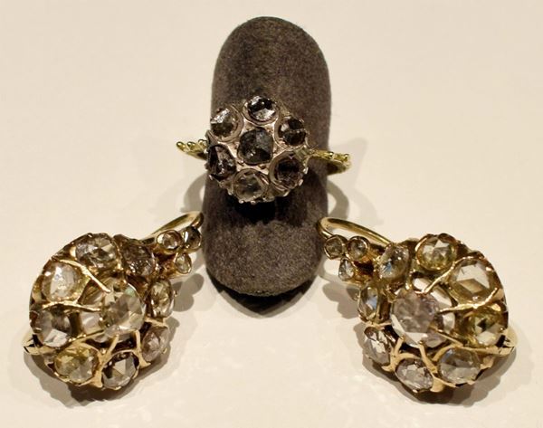 ANELLO E PAIO DI ORECCHINI IN ORO GIALLO, ARGENTO