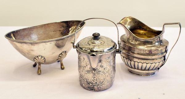 LATTIERA, VASCHETTA E CONTENITORE , INGHILTERRA  - Asta GIOIELLI, ARGENTI, ARREDI E DIPINTI DAL XVII AL XX SECOLO - Poggio Bracciolini Casa d'Aste