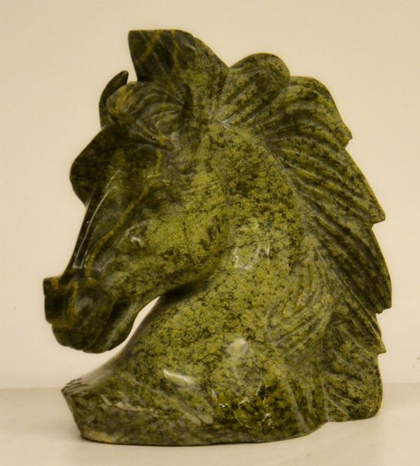 Scultura, sec. XX, in marmo verde,