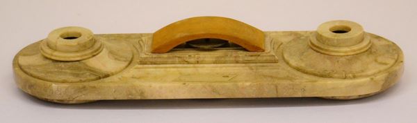 Calamaio, inizi sec. XX, in marmo,  - Asta GIOIELLI, ARGENTI, ARREDI E DIPINTI DAL XVII AL XX SECOLO - Poggio Bracciolini Casa d'Aste