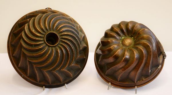 Due forme per dolci, sec. XVIII,  - Asta GIOIELLI, ARGENTI, ARREDI E DIPINTI DAL XVII AL XX SECOLO - Poggio Bracciolini Casa d'Aste