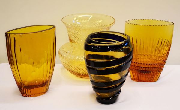 Quattro vasi, sec. XX, in cristallo e vetro