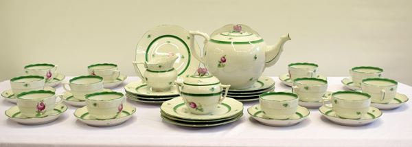 Servito da th&egrave;, sec. XX, in ceramica Herend con decori