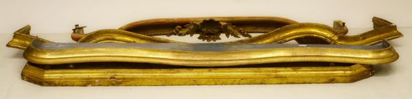 Quattro mantovane, sec. XIX, in legno laccato