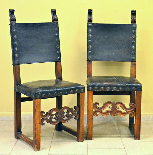 Coppia di sedie, in stile Rinascimento,
