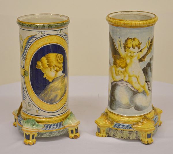 Coppia di vasi, sec. XIX, in maiolica scanalata