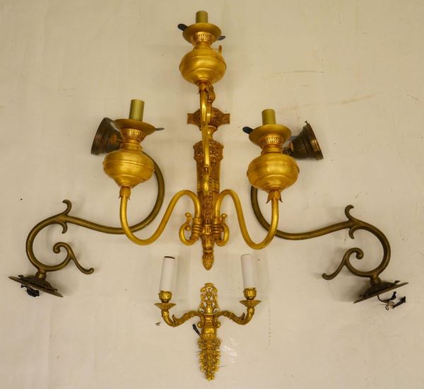 Quattro applique, sec. XX, in metallo,