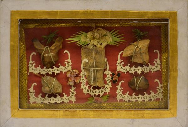 Cinque reliquie, sec. XVIII, entro cornice,