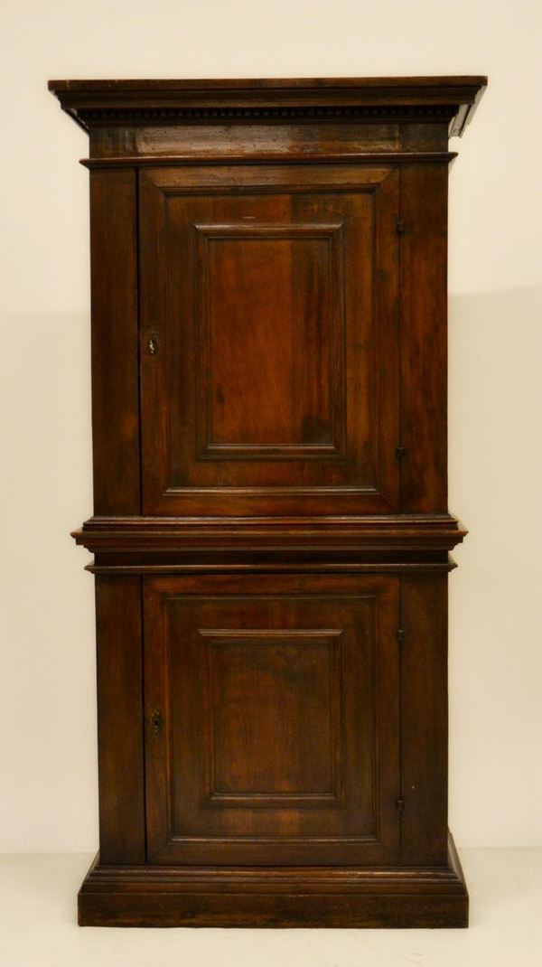 Credenza, sec. XX, in noce,