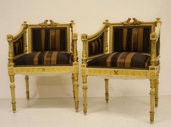 Coppia di poltroncine, sec. XIX, in legno