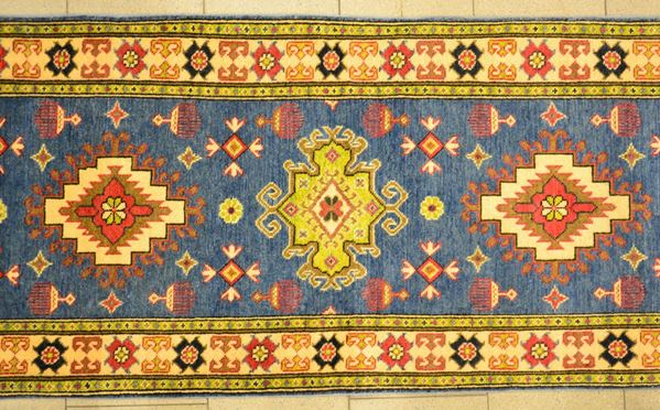 Tappeto Kazak Gazny, fondo azzurro con