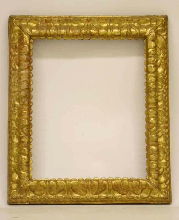 Cornice, sec. XVIII, legno intagliato e dorato,